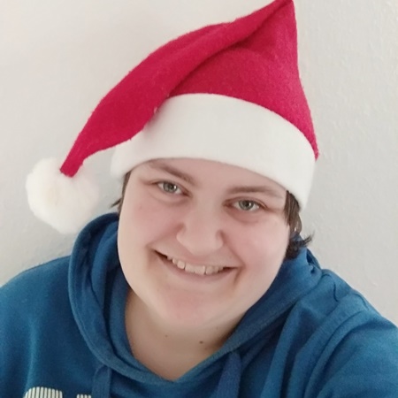 Selfie von Mim Gaisser mit Nikolausmütze